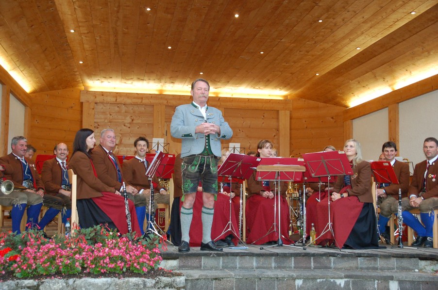 Bild 06 Wanderwoche - die Musi spielt